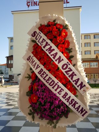 Kırmızı ve Mor Çiçekli Çelenk Kütahya Çiçekçi