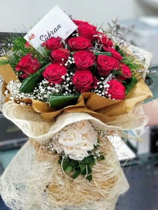 21 Kaliteli Kırmızı Gül Buketi