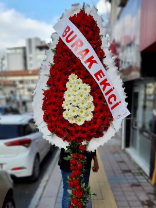 Kütahya Çiçekçi Gövdesi Güllü Çelenk