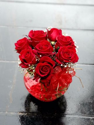 Cam Fanus İçinde Kırmızı Güller
