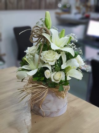 Beyaz Lilyum Aranjmanı