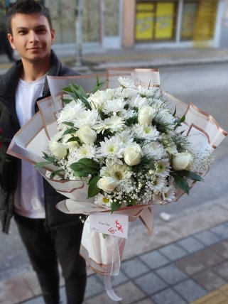 Kütahya Beyaz Gül ve Krizantem Buketi