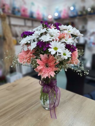 Cam Vazoda Kır Çiçekleri