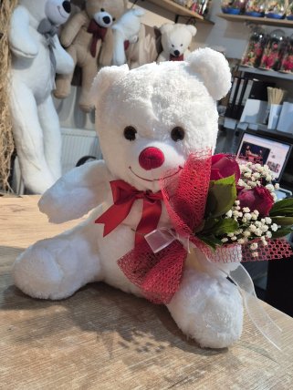 Ayıcık ve Kucağında 2 Gül