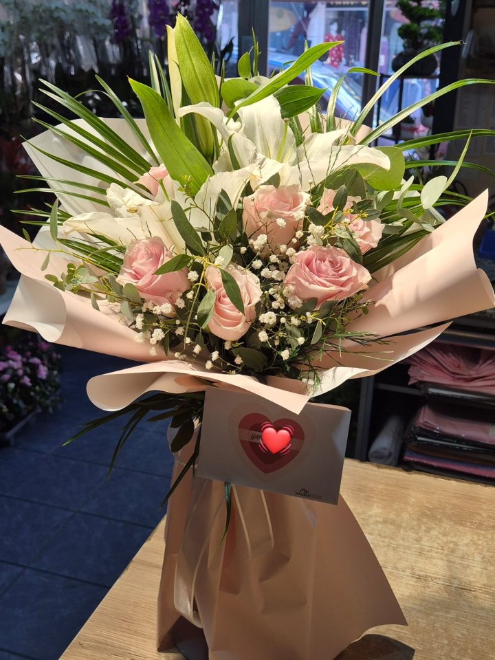 Lilyum ve Gülün Uyumu