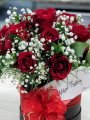 Çiçekçi - Kutuda 12 Kırmızı Gül Aranjmanı