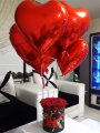 Çiçekçi - Kalpli Uçan Balon ve Kutuda Güller