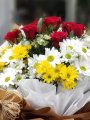 Çiçekçi - Sarı Beyaz Krizantem ve Gül Buketi
