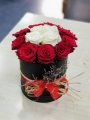 Çiçekçi - Kutuda Kırmızı Beyaz Güller