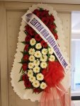 Çiçekçi - Kırmızı Beyaz Çelenk