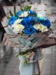 Çiçekçi - Mavi Güller ve Papatya Buketi